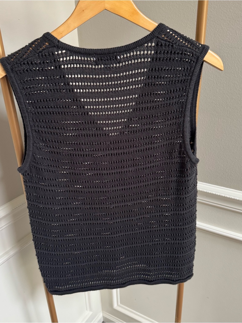 Evereve Hayden Crochet Button-Front Sleeveless Top - Picture 4 of 4